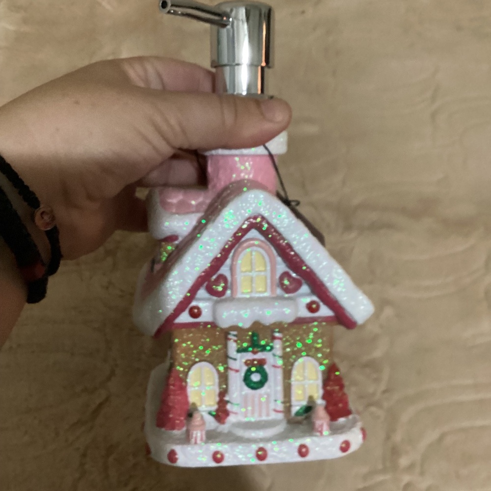 New Christmas Gingerbread House Soap Dispenser